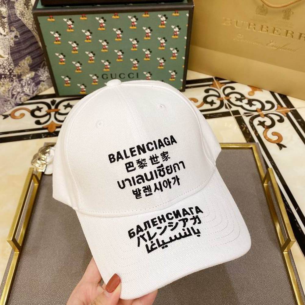 Ba*len*cia*ga hat